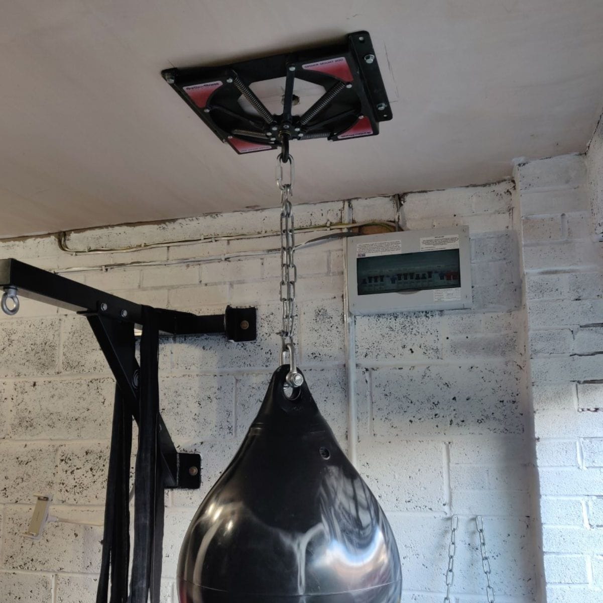 heavy bag mounts