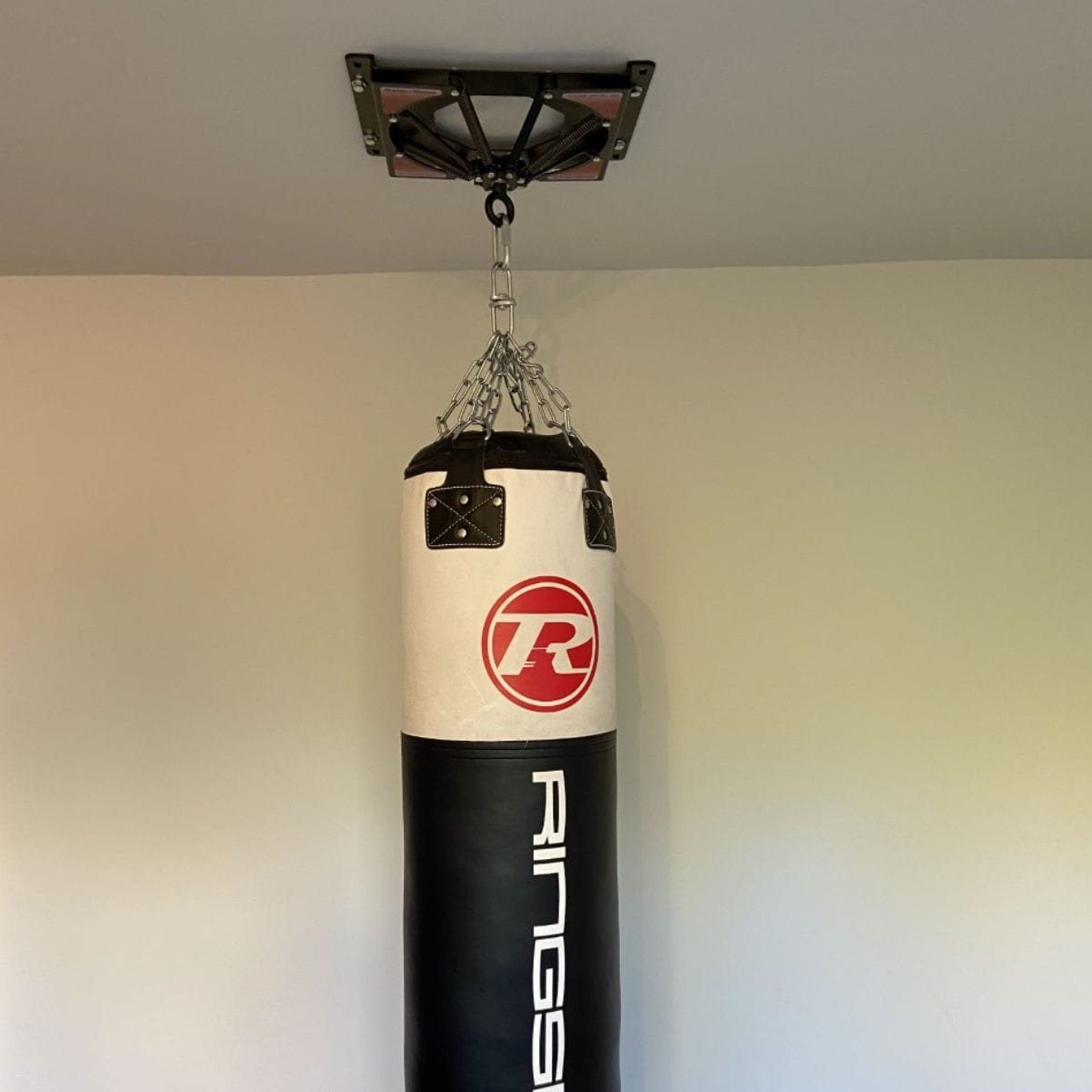 heavy bag mounts