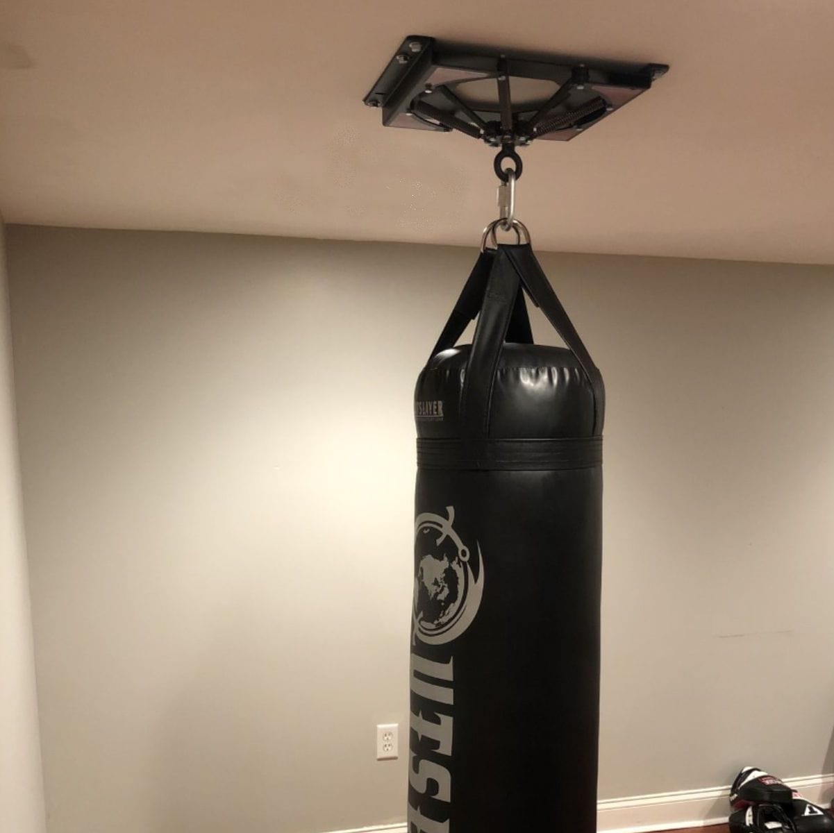 heavy bag mounts